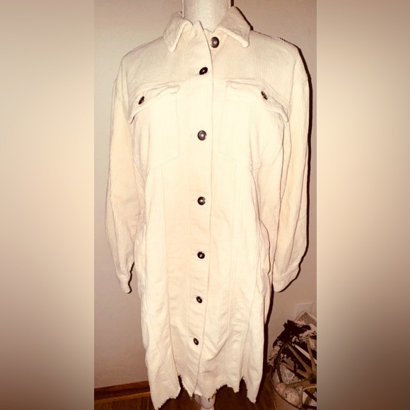GeeGee Cream Corduroy Button-Up shirt/Jacket dress.  Size M  VGUC - Picture 1 of 12